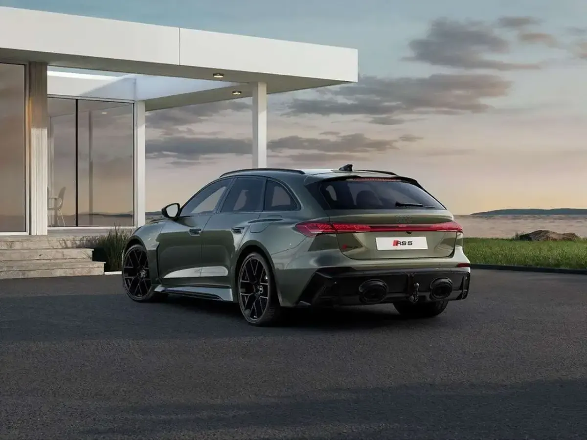 Neu Audi RS5 639 PS (469 kW) 2026 Bedfordgrün metallic Kombi
