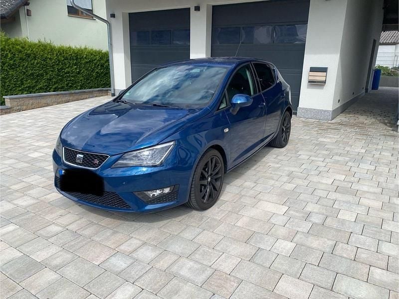 Blau Gebraucht 2015 Seat Ibiza FR Kleinwagen | 6.999 € (Etwas zu teuer) - Bild 1/4