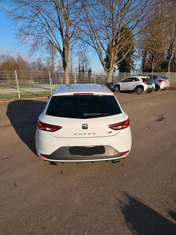 Gebraucht Seat Leon Cupra 265 265 PS (194 kW) 2015 Weiß Limousine