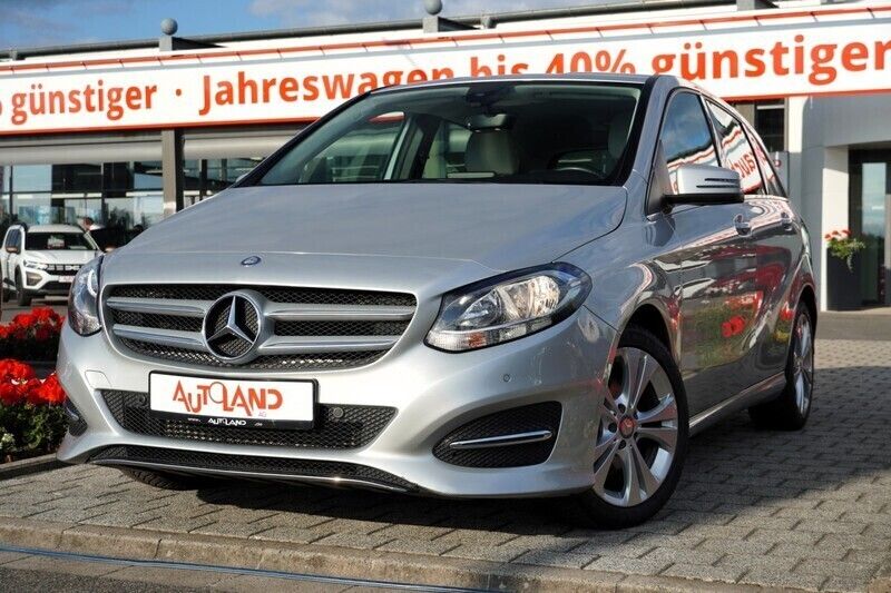 Grau metallic Gebraucht 2012 Mercedes B180 Urban Van / Kleinbus | 18.990 € - Bild 1/4