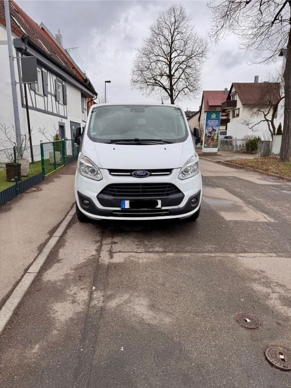 Weiß Gebraucht 2017 Ford Transit Custom Trend | 13.999 € (Guter Preis) - Bild 1/4