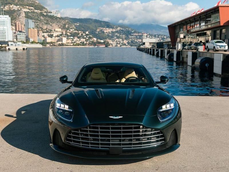Neu Aston Martin DB12 680 PS (500 kW) 2025 Grün