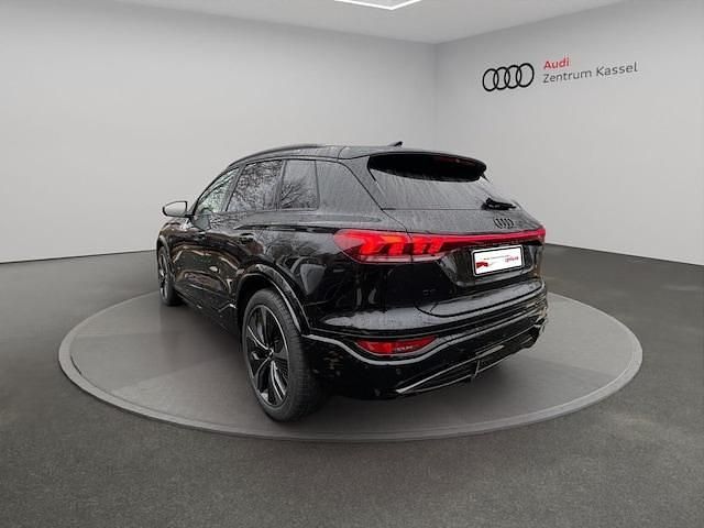 Gebraucht Audi Q6 e-tron Performance 225 kW (306 PS) 2025 Mythosschwarz metallic SUV