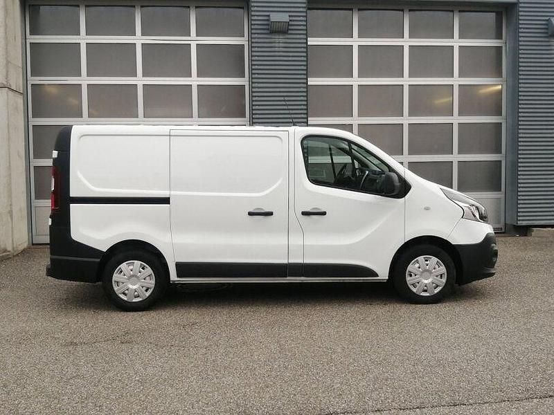 Gebraucht Renault Trafic Komfort 121 PS (88 kW) 2019 Weiß Van / Kleinbus