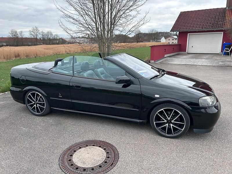 Gebraucht Opel Astra Cabriolet 147 PS (108 kW) 2002 Schwarz Cabrio