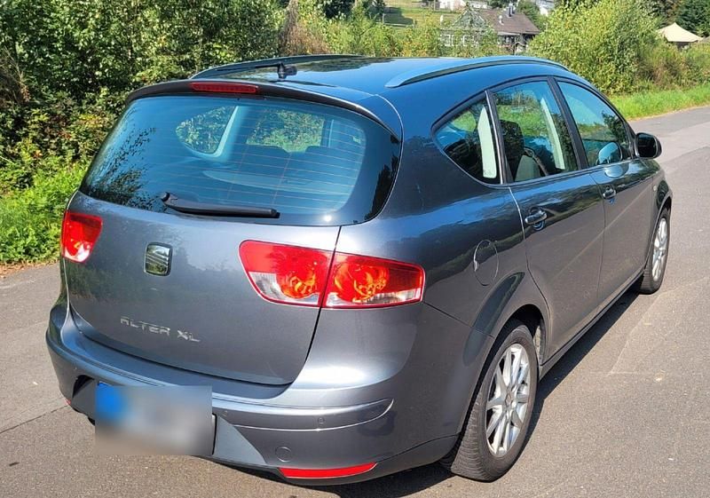 Gebraucht Seat Altea Style 125 PS (91 kW) 2013 Grau Van / Kleinbus