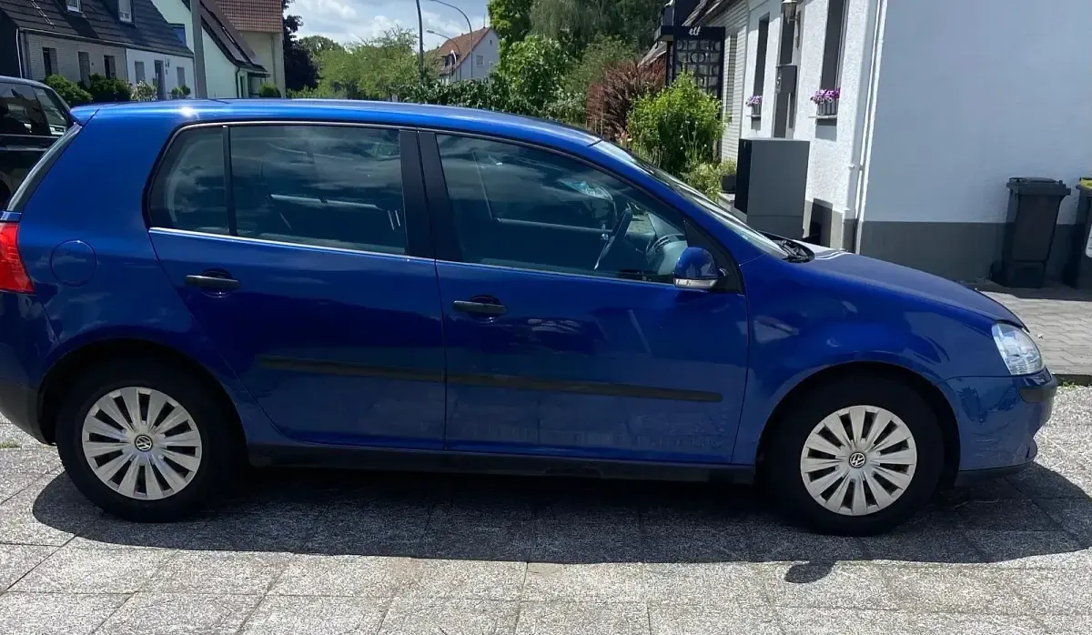 Gebraucht VW Golf V 75 PS (55 kW) 2005 Blau Kleinwagen