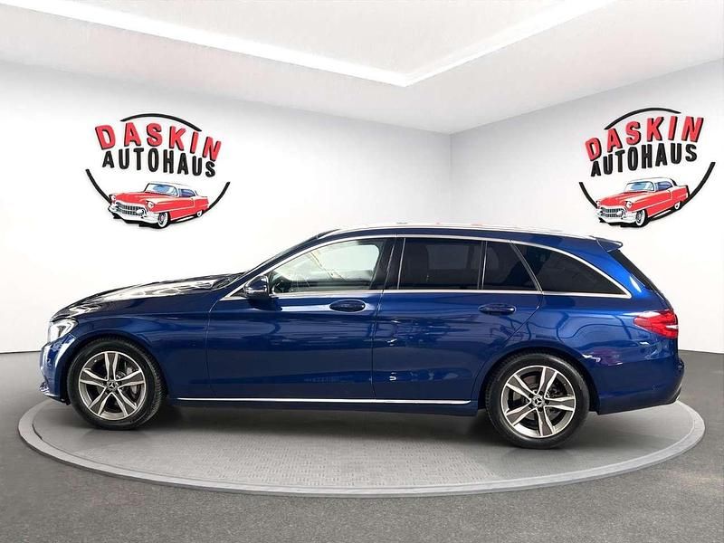 Gebraucht Mercedes C250 Avantgarde 204 PS (150 kW) 2017 Blau Limousine