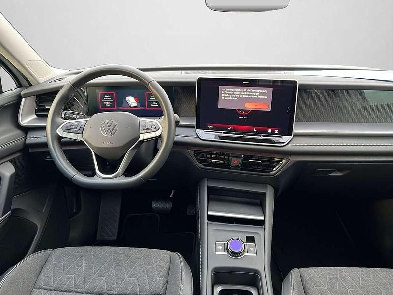 Gebraucht VW Tayron 193 PS (141 kW) 2025 Oryxweiß perlmutteffekt (metallic) SUV