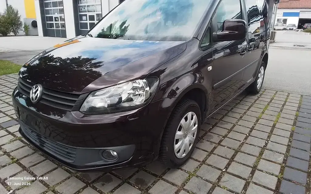 Gebraucht VW Caddy Trendline 102 PS (75 kW) 2013 Black berry metallic Van / Kleinbus
