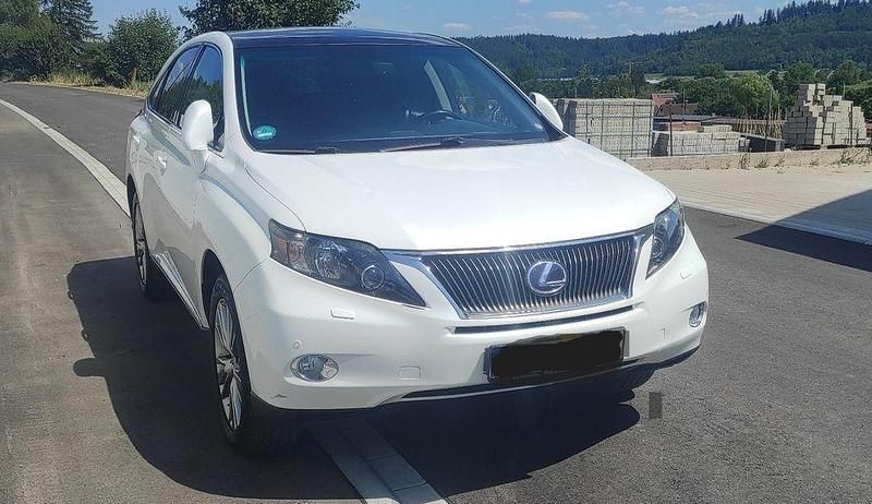 Weiß Gebraucht 2012 Lexus RX450h Impression Line SUV | 14.499 € (Fairer Preis) - Bild 1/4