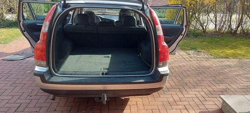 Gebraucht Volvo V70 140 PS (102 kW) 2001 Silber Kombi