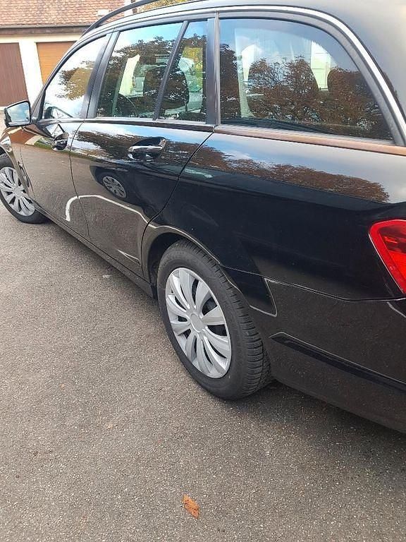 Schwarz Gebraucht 2012 Mercedes C220 Avantgarde Kombi | 8.750 € (Fairer Preis) - Bild 1/4