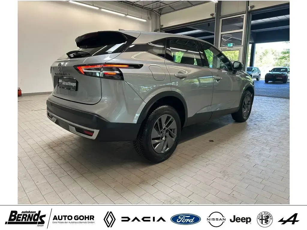 Gebraucht Nissan Qashqai 360º 158 PS (116 kW) 2024 Silber SUV