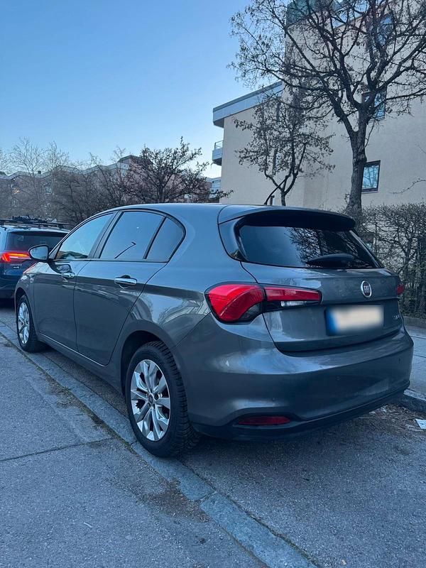Gebraucht Fiat Tipo 120 PS (88 kW) 2018 Grau Kombi