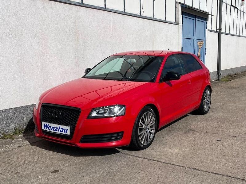 Gebraucht Audi A3 Attraction 102 PS (75 kW) 2010 Rot Kleinwagen