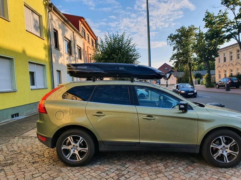 Grün Gebraucht 2009 Volvo XC60 SUV | 11.000 € (Fairer Preis) - Bild 1/4