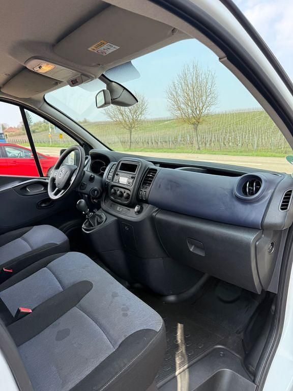 Gebraucht Opel Vivaro 95 PS (69 kW) 2016 Weiß Van / Kleinbus