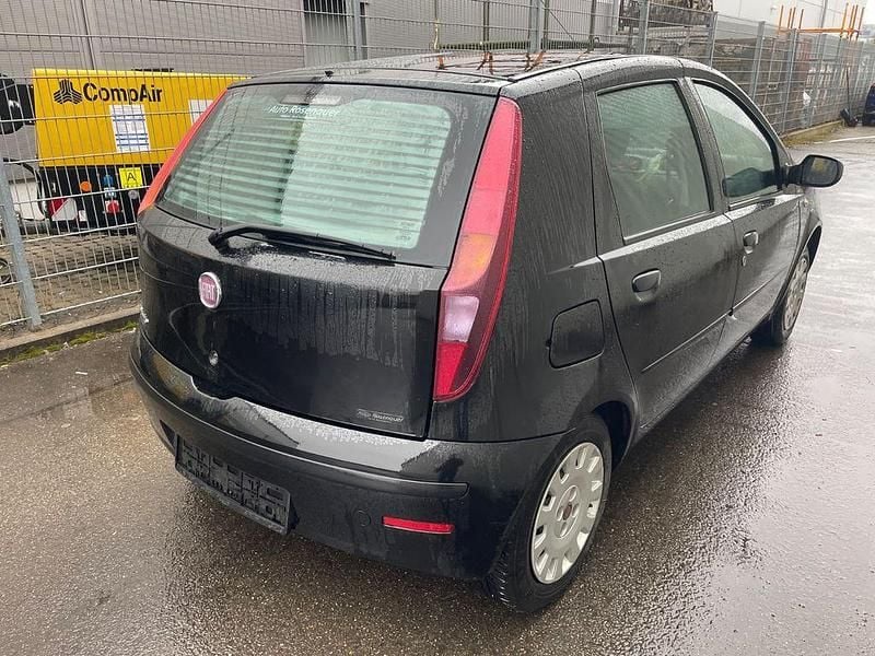Gebraucht Fiat Punto Dynamic 68 PS (50 kW) 2010 Schwarz Kleinwagen