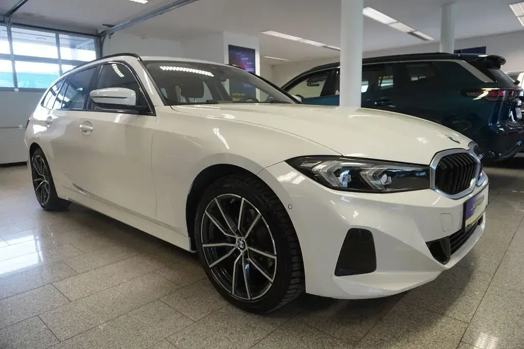 Gebraucht BMW 320 190 PS (139 kW) 2022 Weiß Kombi