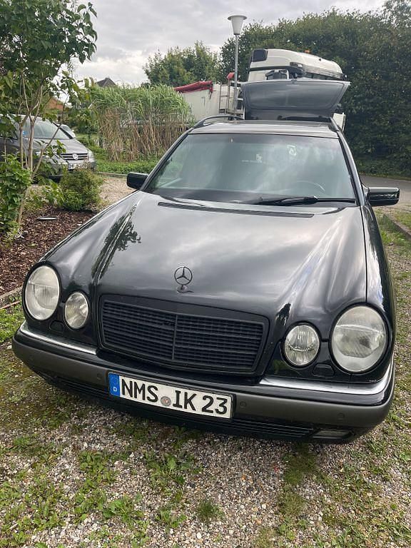 Schwarz Gebraucht 1998 Mercedes E430 Elegance Limousine | 3.500 € (Superpreis) - Bild 1/4