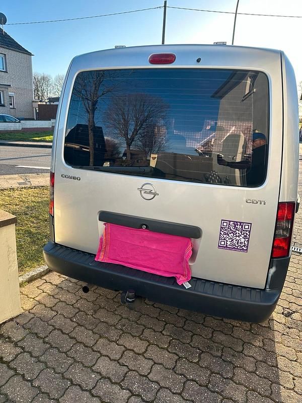 Gebraucht Opel Combo 75 PS (55 kW) 2005 Silber Van / Kleinbus