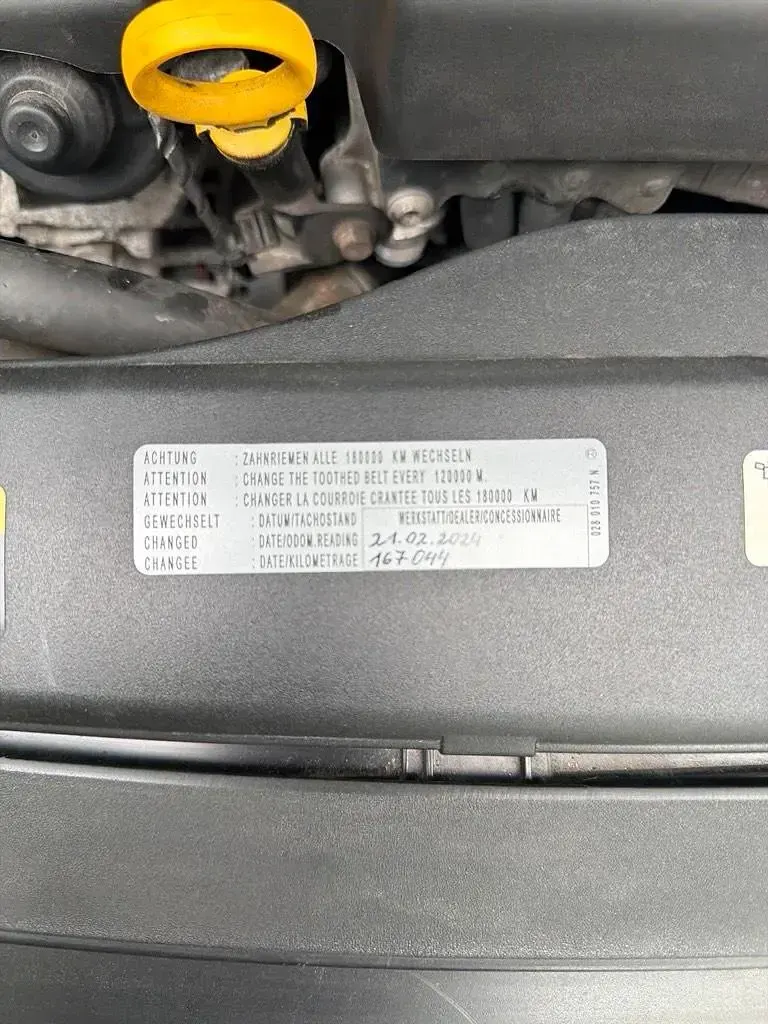 Gebraucht VW Passat 120 PS (88 kW) 2018 Grau Kombi