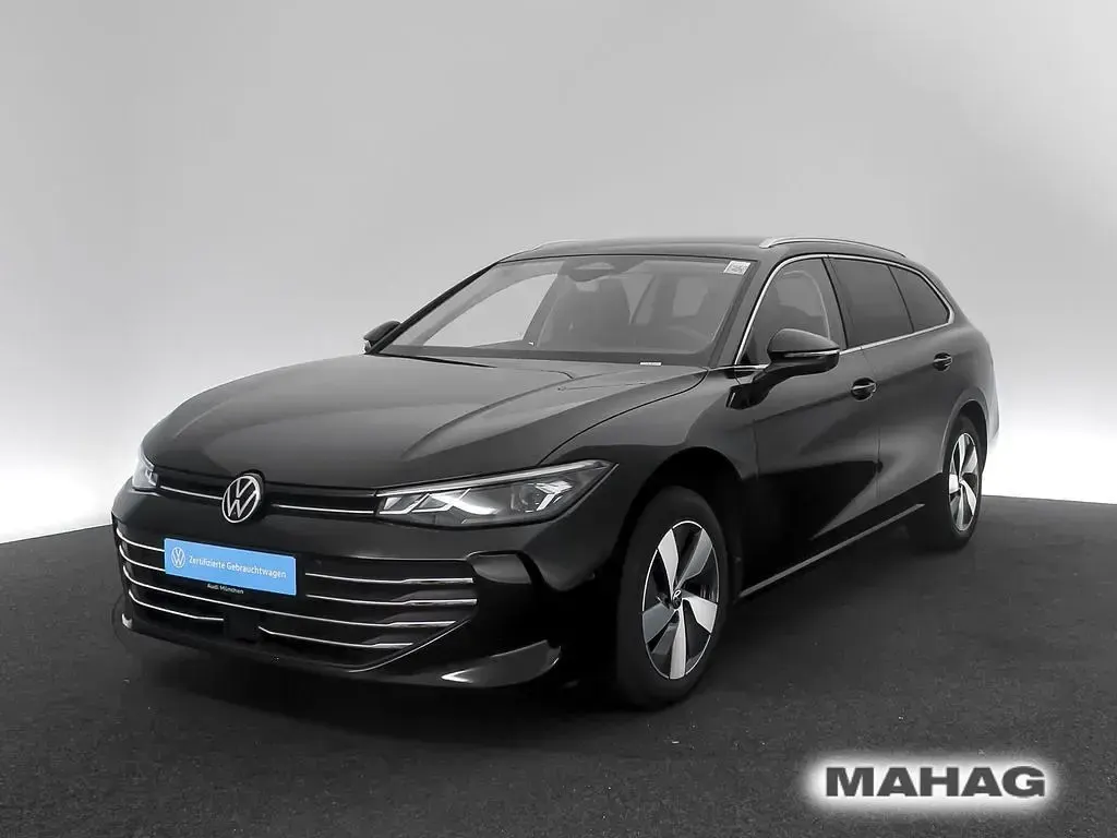 Gebraucht VW Passat IQ Drive 150 PS (110 kW) 2025 Schwarz Kombi