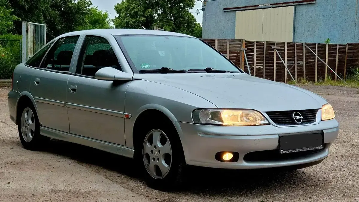 Gebraucht Opel Vectra 101 PS (74 kW) 2001 Silber Limousine