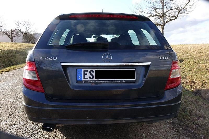 Gebraucht Mercedes C220 170 PS (125 kW) 2008 Grau Kombi