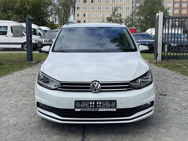 Gebraucht VW Touran 116 PS (85 kW) 2019 Weiß Van / Kleinbus