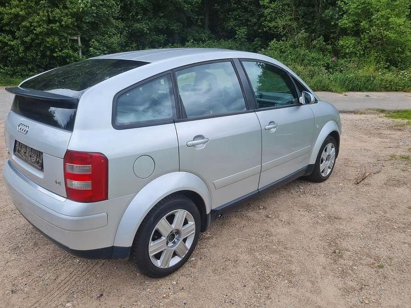 Second-hand Audi A2 75 CP (55 kW) 2000 Argintiu Hatchback