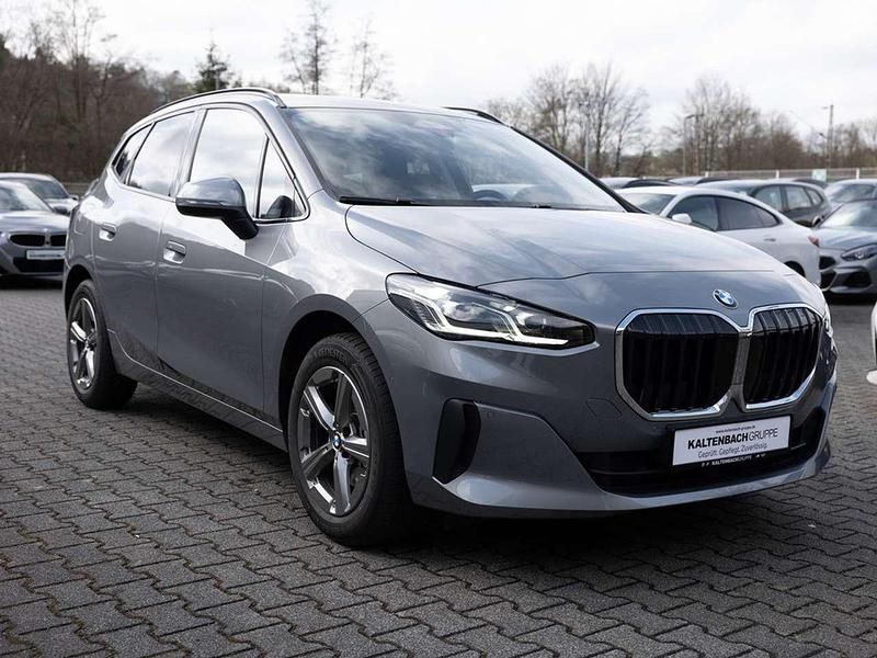 Gebraucht BMW 220 Active Tourer 170 PS (125 kW) 2025 Grau Van / Kleinbus