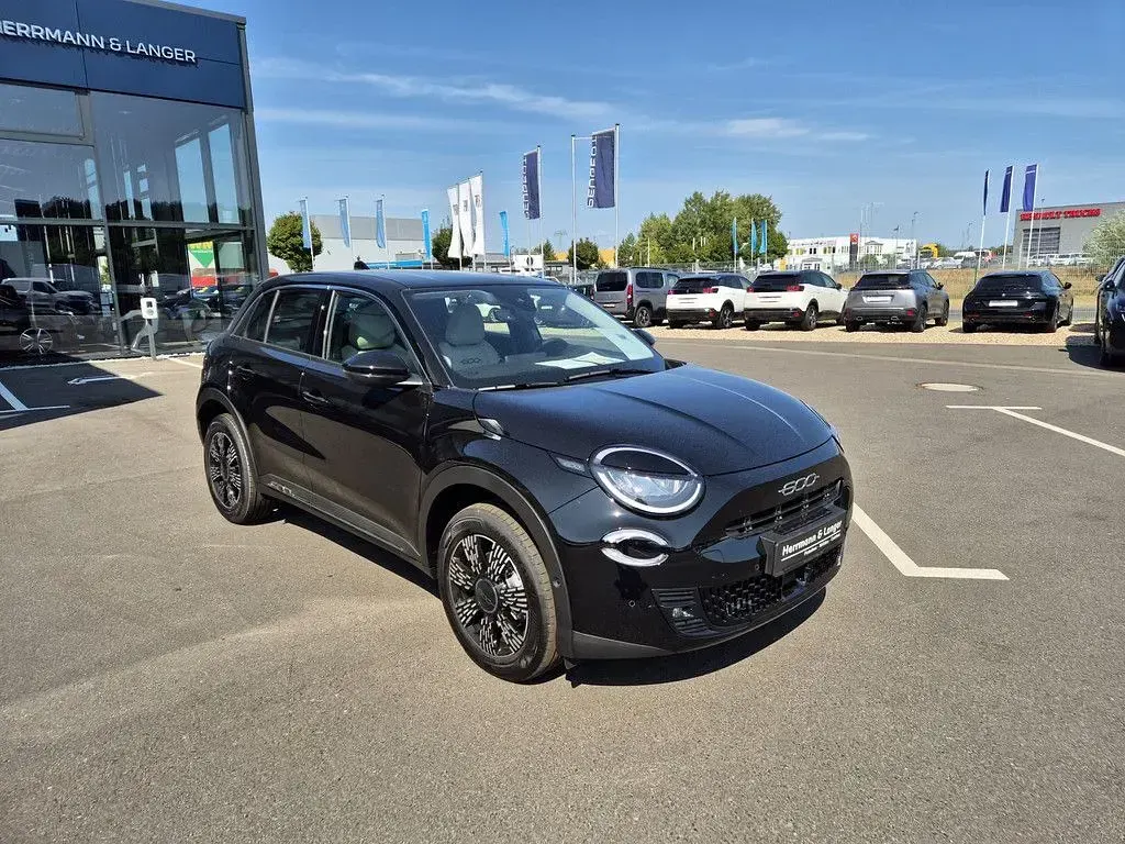 Gebraucht Fiat 600 Style 110 PS (80 kW) 2024 Schwarz SUV