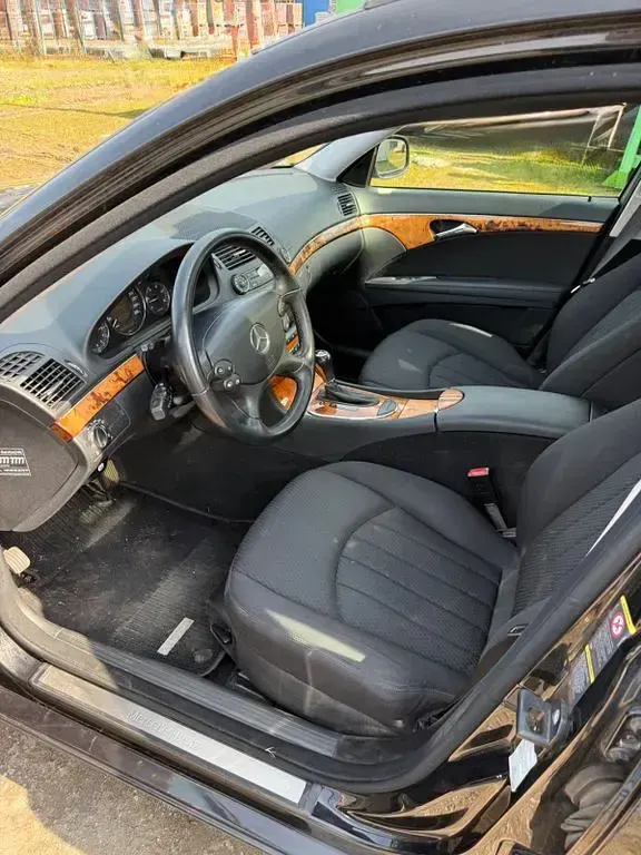 Gebraucht Mercedes E280 Elegance 190 PS (139 kW) 2008 Schwarz Limousine