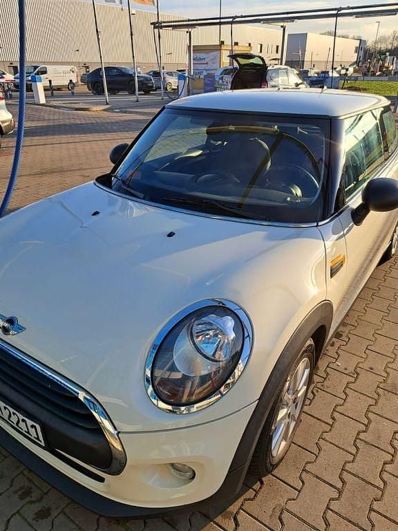 Weiß Gebraucht 2016 Mini ONE Kleinwagen | 5.222 € (Superpreis) - Bild 1/4
