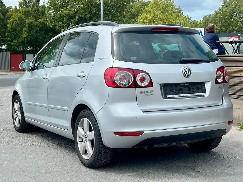 Gebraucht VW Golf Plus Cross Team 105 PS (77 kW) 2010 Silber Limousine