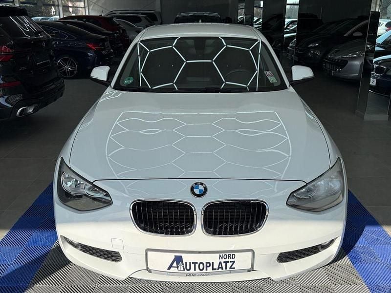 Gebraucht BMW 114 Advantage 102 PS (75 kW) 2012 Weiß Kleinwagen
