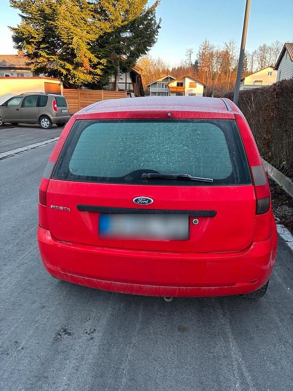 Gebraucht Ford Fiesta 60 PS (44 kW) 2005 Rot Kleinwagen