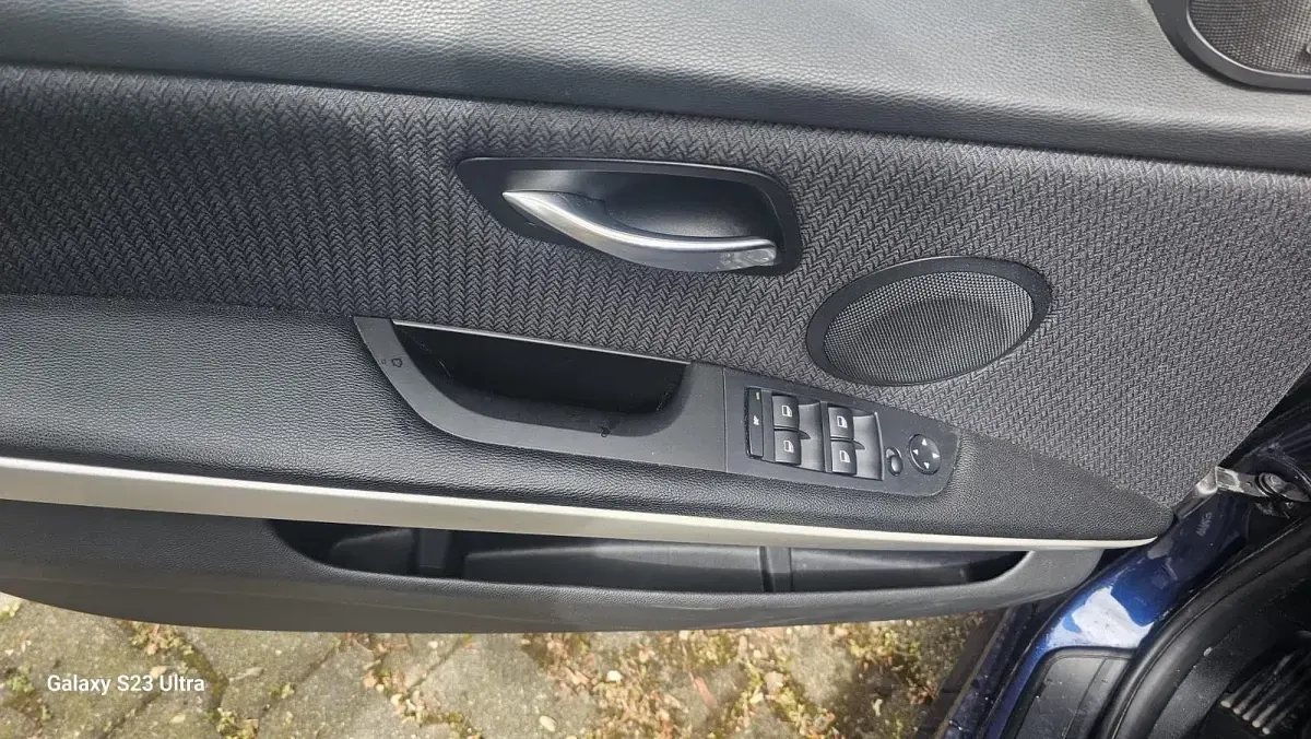 Gebraucht BMW 325 184 PS (135 kW) 2010 Blau Kombi
