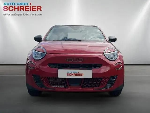 Gebraucht Fiat 600 101 PS (74 kW) 2024 Rot SUV