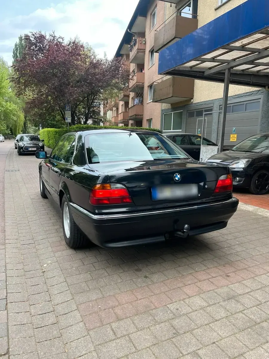 Gebraucht BMW 730 160 PS (117 kW) 1996 Schwarz Limousine