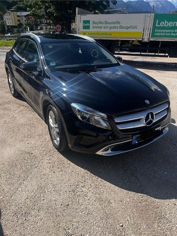 Gebraucht Mercedes GLA220 170 PS (125 kW) 2016 Schwarz SUV