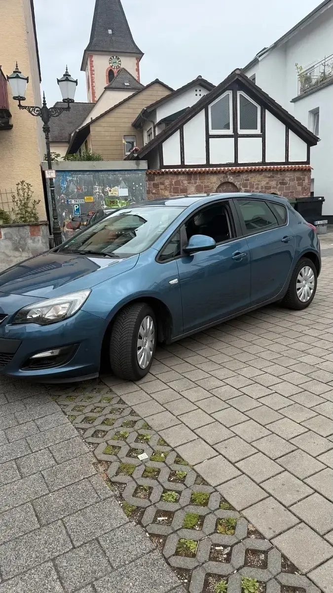 Gebraucht Opel Astra 140 PS (102 kW) 2015 Blau Limousine