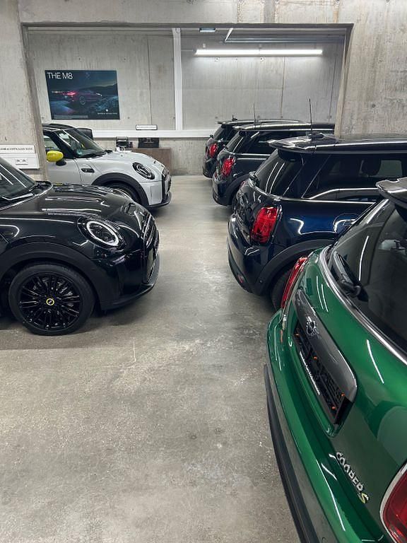 Gebraucht Mini Cooper SE 160 kW (218 PS) 2024 Schwarz Kleinwagen