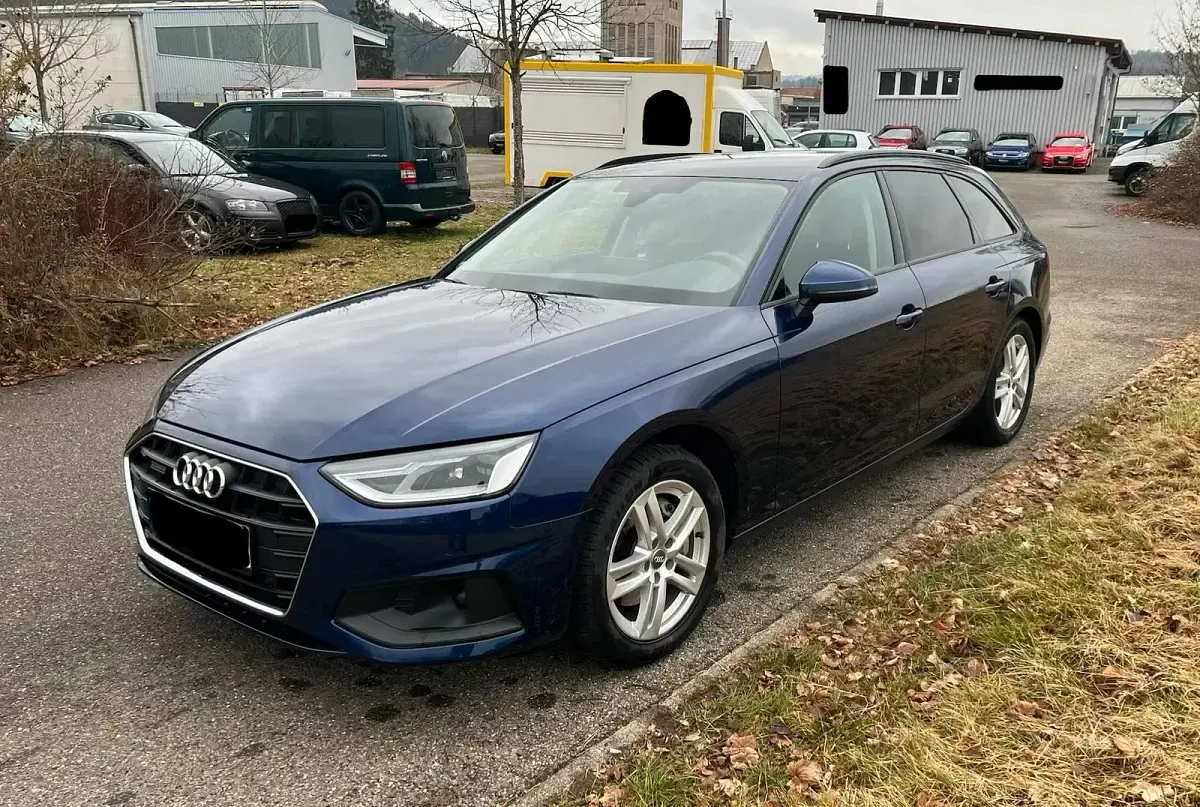 Gebraucht Audi A4 Basis 204 PS (150 kW) 2022 Blau Kombi