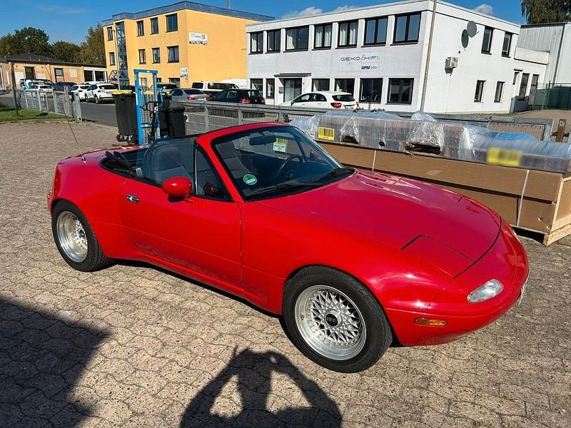 Second-hand Mazda MX5 124 CP (91 kW) 1992 Roșu Cabrio