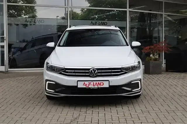 Gebraucht VW Passat GTE 218 PS (160 kW) 2021 Pure white Kombi