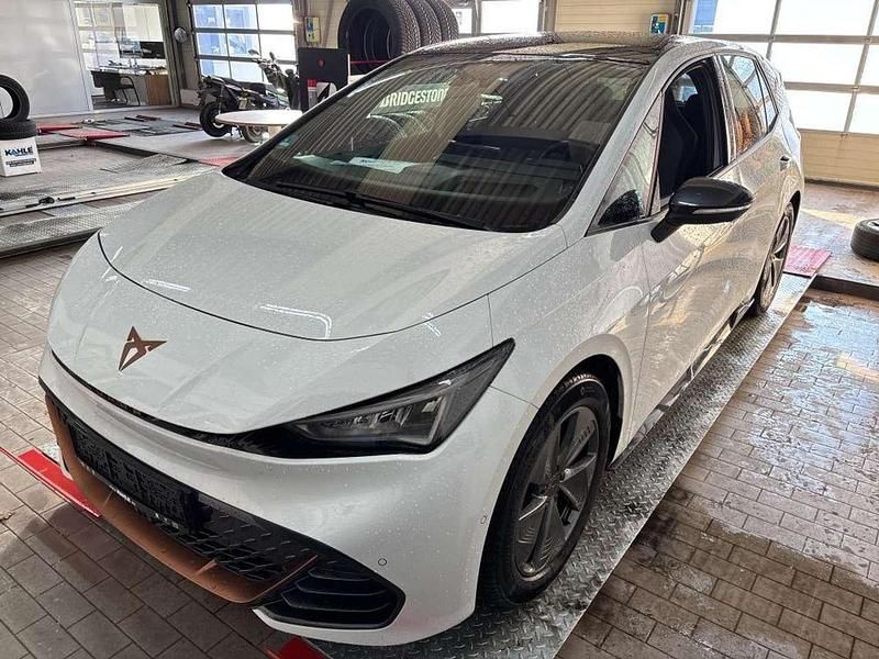 Gebraucht Cupra Born 150 kW (204 PS) 2022 Eisweiß Kleinwagen