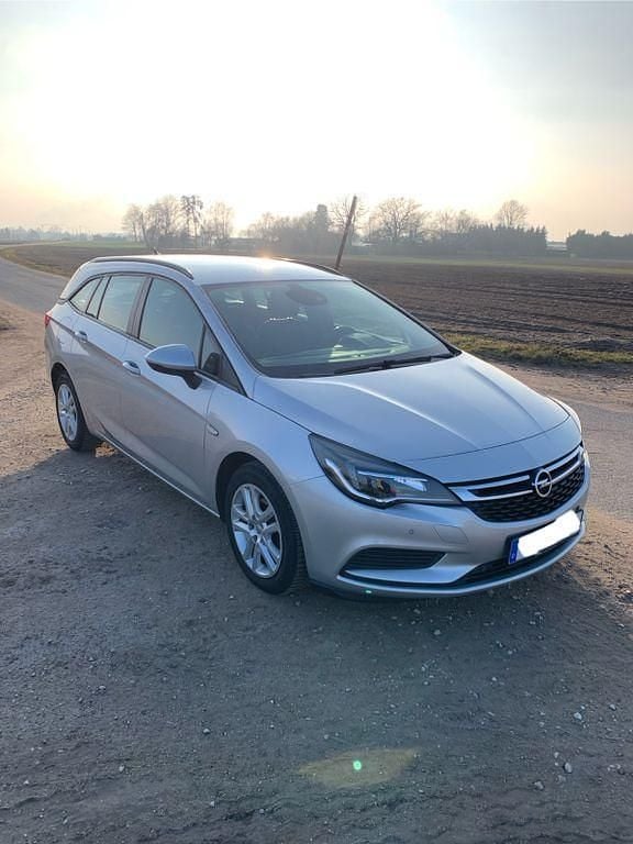 Grau Gebraucht 2018 Opel Astra Kombi | 6.500 € (Guter Preis) - Bild 1/4